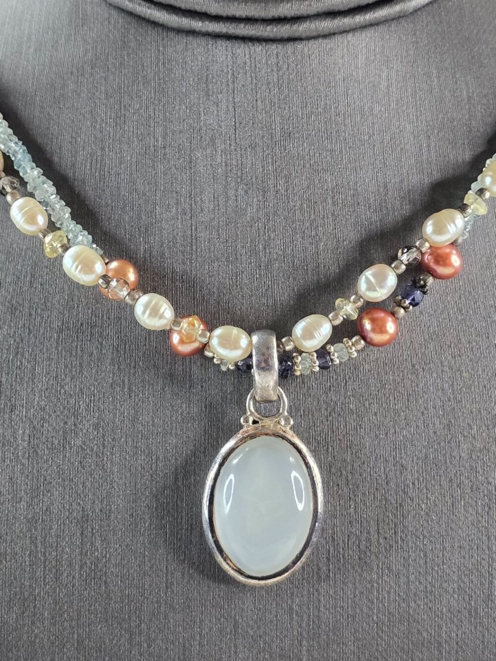 Womens Vintage Sterling Silver Moonstone Pendant Beaded Necklace 34.7g E3023